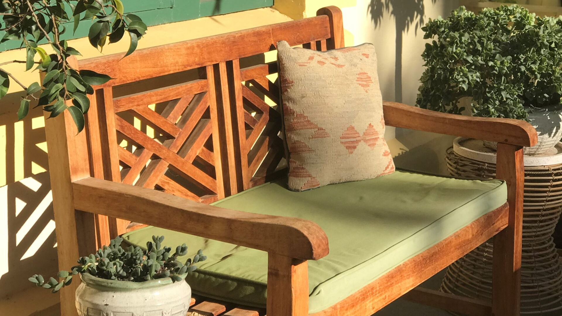 waiting-area_porch